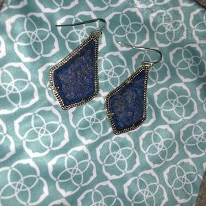 blue kendra scott earrings!!